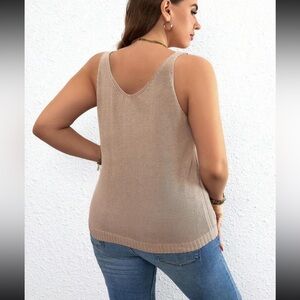 Knitted tank top with gold buckles